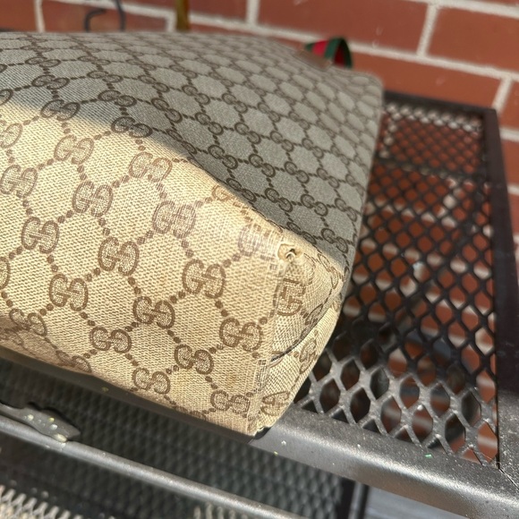 Gucci Beige GG Canvas Tote with Red and Green Straps - Picture 7 of 16